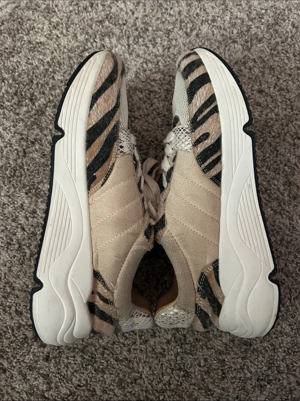 Oasis Society Beige and Black Tiger-Stripe‎ Lace-Up Sneakers, Size 6